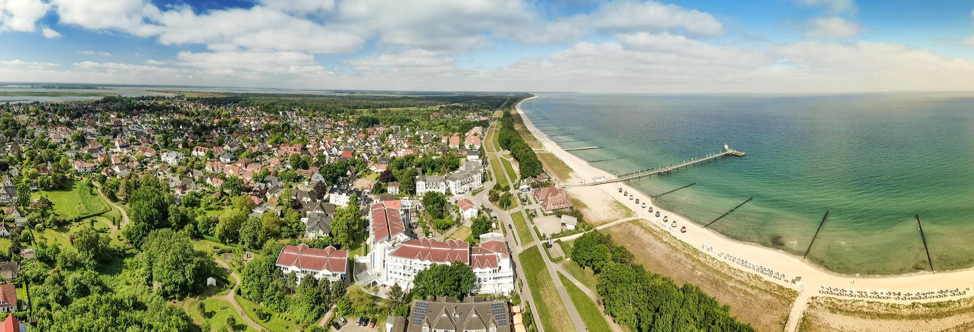 Aparthotel Zingst, Luftaufnahme mit Blick auf Strand