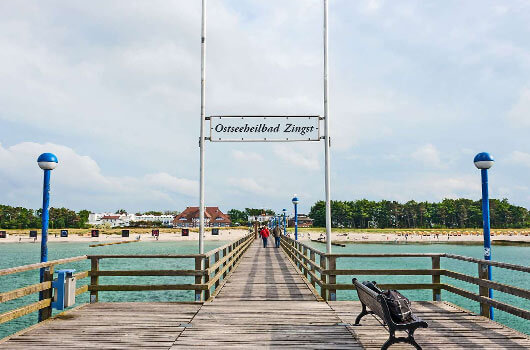 Seebrücke beim Aparthotel Zingst